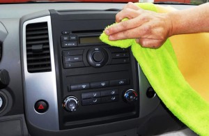 Microfiber-Cloth-For-Cars-Radio-Cleaning